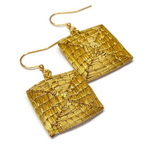 Load image into Gallery viewer, Geometric Diamond shape Earrings