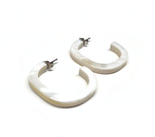 Load image into Gallery viewer, Mother-of-pearl / Horn hoop earrings
