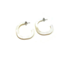 Load image into Gallery viewer, Mother-of-pearl / Horn hoop earrings
